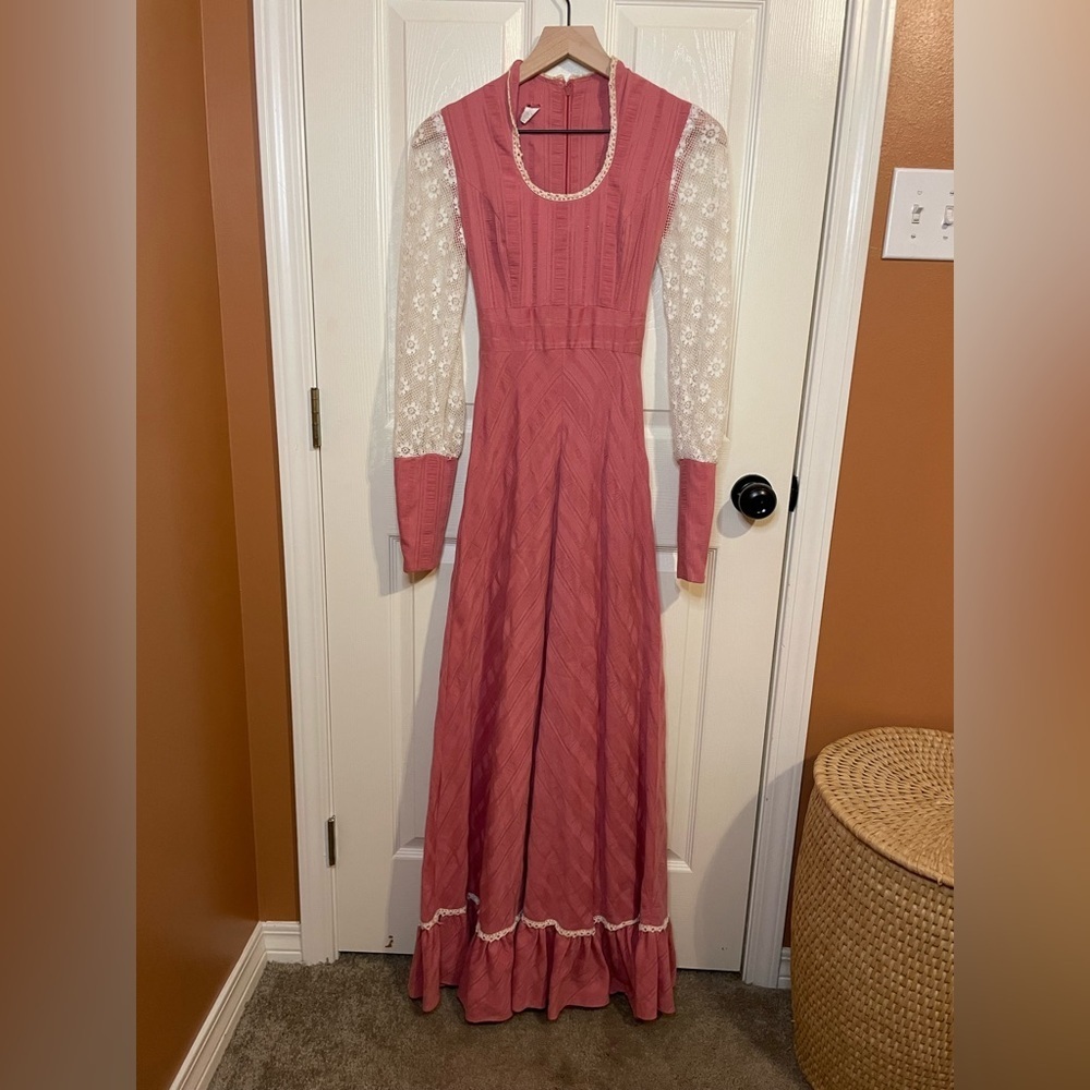 Prairie Cottagecore Vintage 1960s Pink Long Sleeve Maxi Dress Size 7 *Rare*